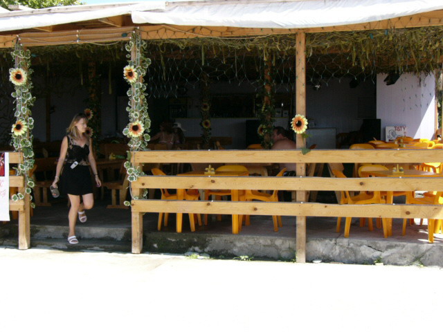 Кафе на набережной — фото: Лоо, маленький Сочи