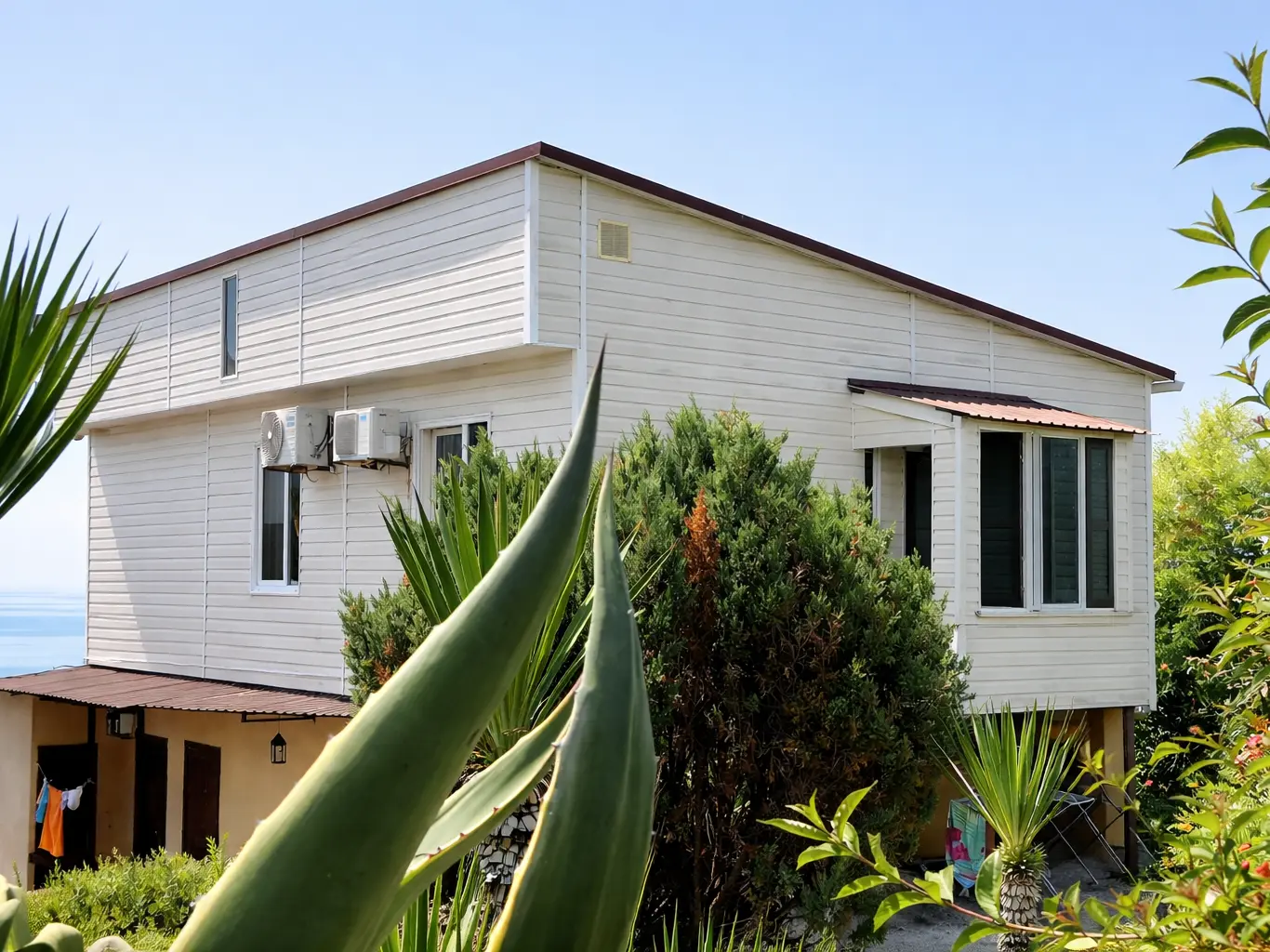 Отдельный домик на две комнаты с беседкой и видом на море