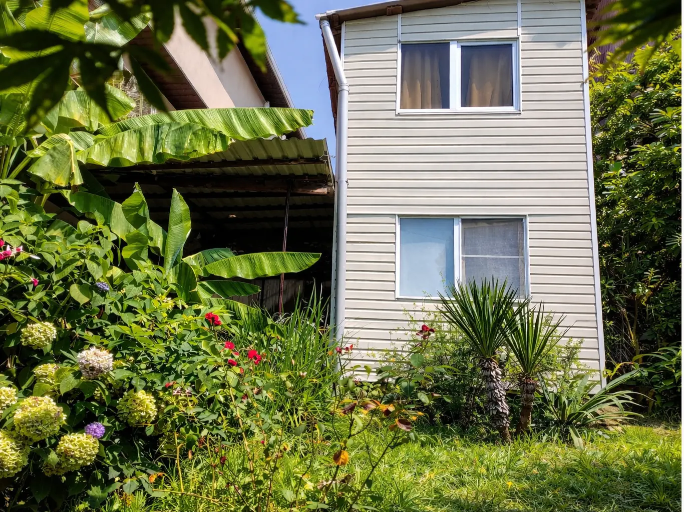 Отдельный домик на две комнаты с беседкой и видом на море