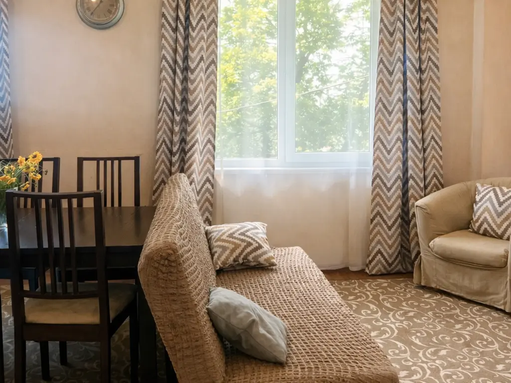 Гостиная совмещённая с кухней около 30м²